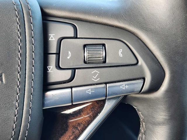 2022 Cadillac Escalade Vehicle Photo in DENTON, TX 76210-9321