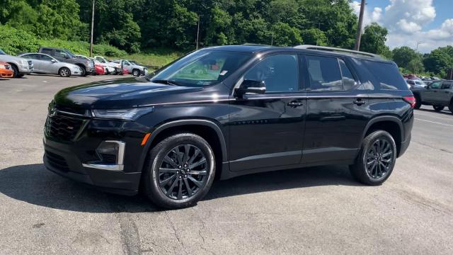 2022 Chevrolet Traverse Vehicle Photo in MOON TOWNSHIP, PA 15108-2571