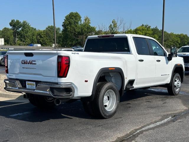 2024 GMC Sierra 3500 HD Vehicle Photo in COLUMBIA, MO 65203-3903