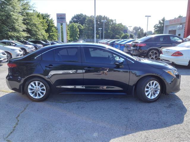 Used 2021 Toyota Corolla XLE with VIN 5YFFPMAE1MP164022 for sale in Clarksville, TN