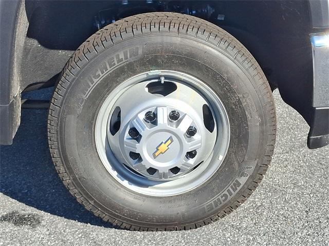 2024 Chevrolet Silverado 3500 HD Chassis Cab Vehicle Photo in BERLIN, MD 21811-1121