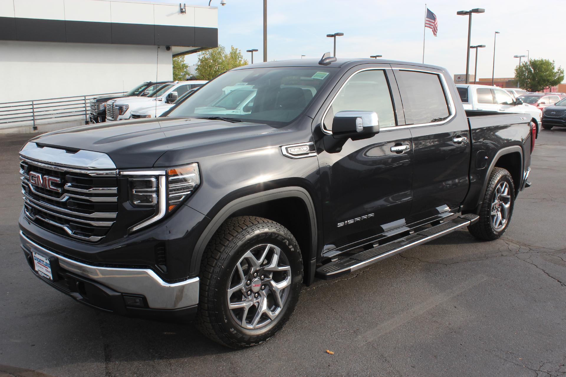 2025 GMC Sierra 1500 Vehicle Photo in AURORA, CO 80012-4011