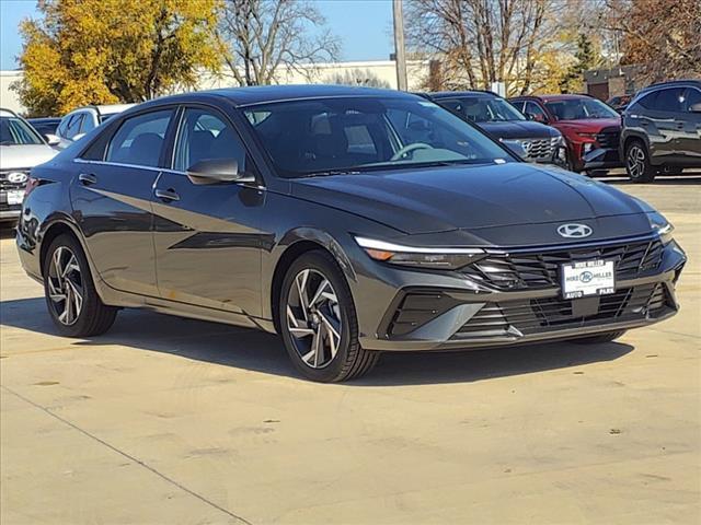 2025 Hyundai ELANTRA Vehicle Photo in Peoria, IL 61615