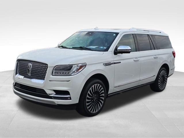 2021 Lincoln Navigator L Vehicle Photo in Pleasant Hills, PA 15236