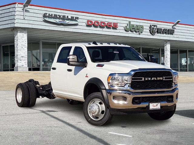 2024 Ram 5500 Chassis Cab Vehicle Photo in Ennis, TX 75119-5114