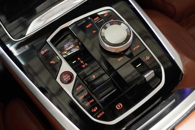 2024 BMW X7 M60i Vehicle Photo in GRAPEVINE, TX 76051