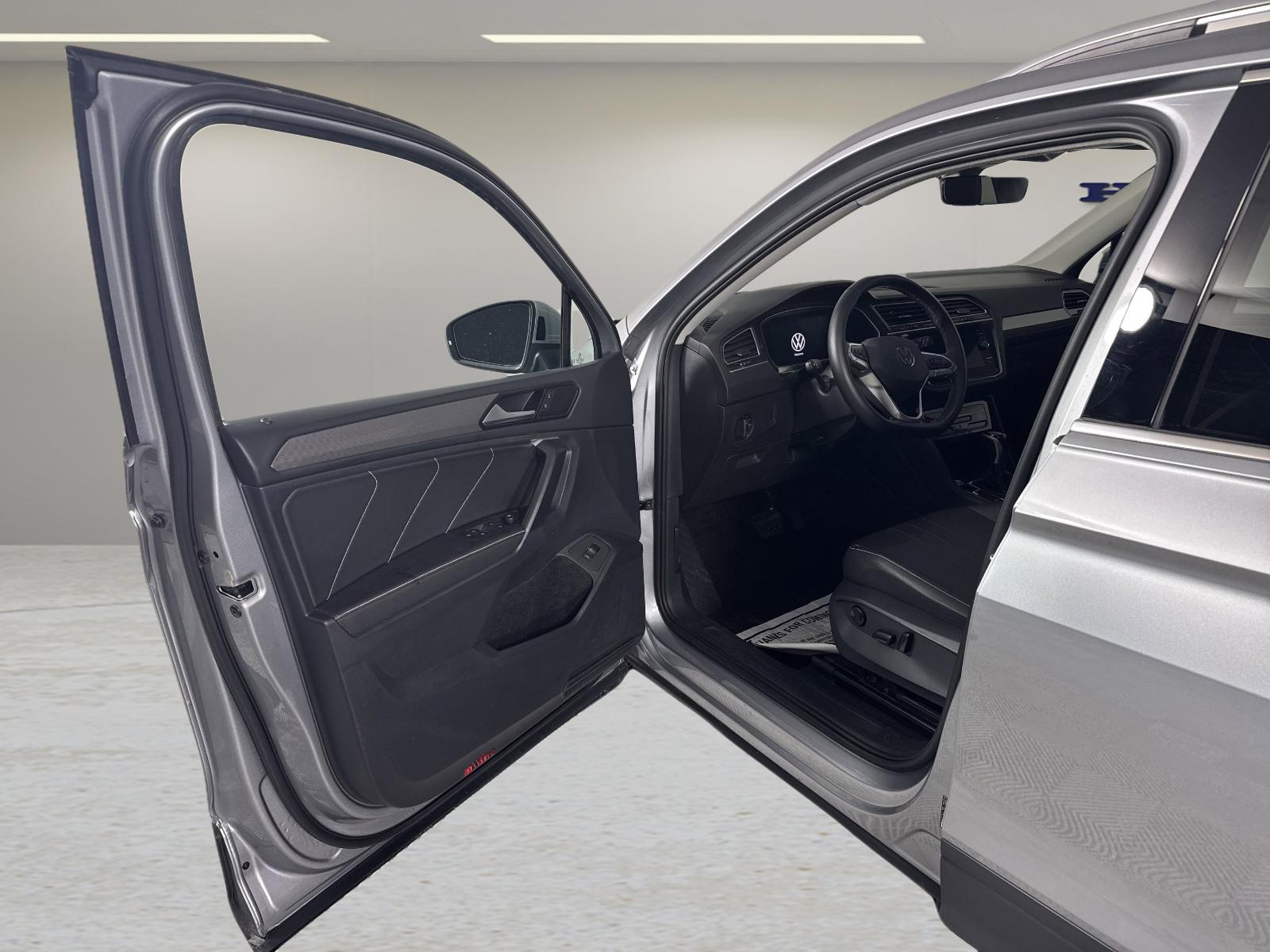 2024 Volkswagen Tiguan Vehicle Photo in Georgetown, TX 78626