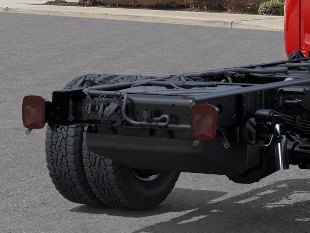 2025 Chevrolet Silverado 3500 HD Chassis Cab Vehicle Photo in DANBURY, CT 06810-5034