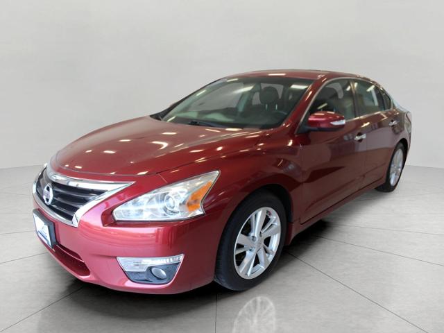 2013 Nissan Altima Vehicle Photo in Green Bay, WI 54304