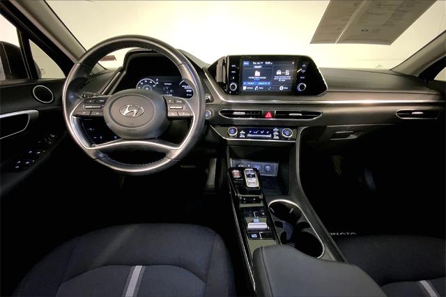 2021 Hyundai SONATA Vehicle Photo in Lees Summit, MO 64086