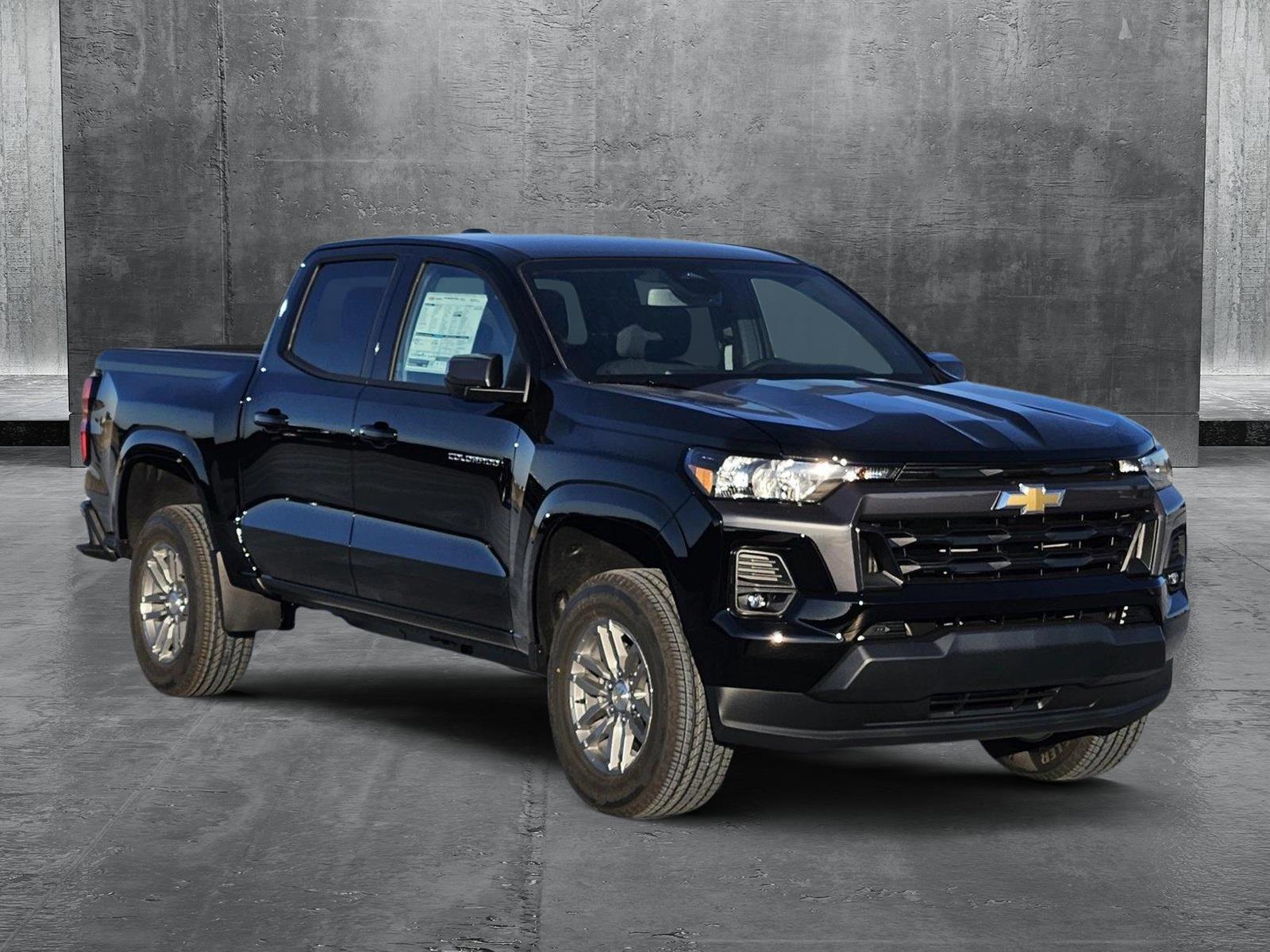 2024 Chevrolet Colorado Vehicle Photo in PEMBROKE PINES, FL 33024-6534