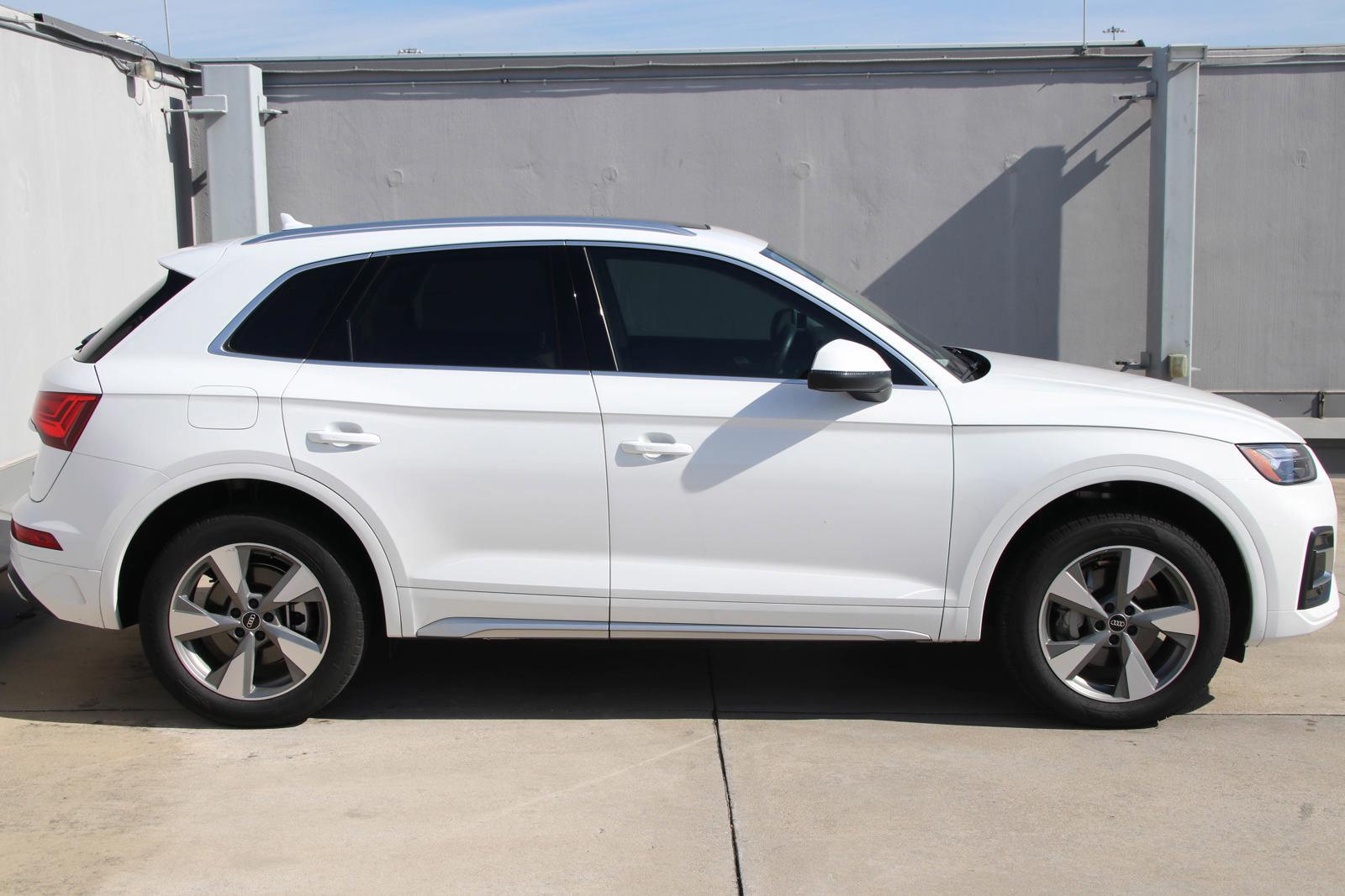 2024 Audi Q5 Vehicle Photo in SUGAR LAND, TX 77478