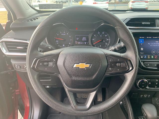 2021 Chevrolet Trailblazer Vehicle Photo in MOON TOWNSHIP, PA 15108-2571