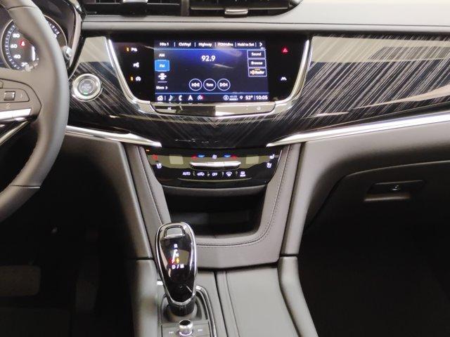 2025 Cadillac XT6 Vehicle Photo in PINEVILLE, NC 28134-8495