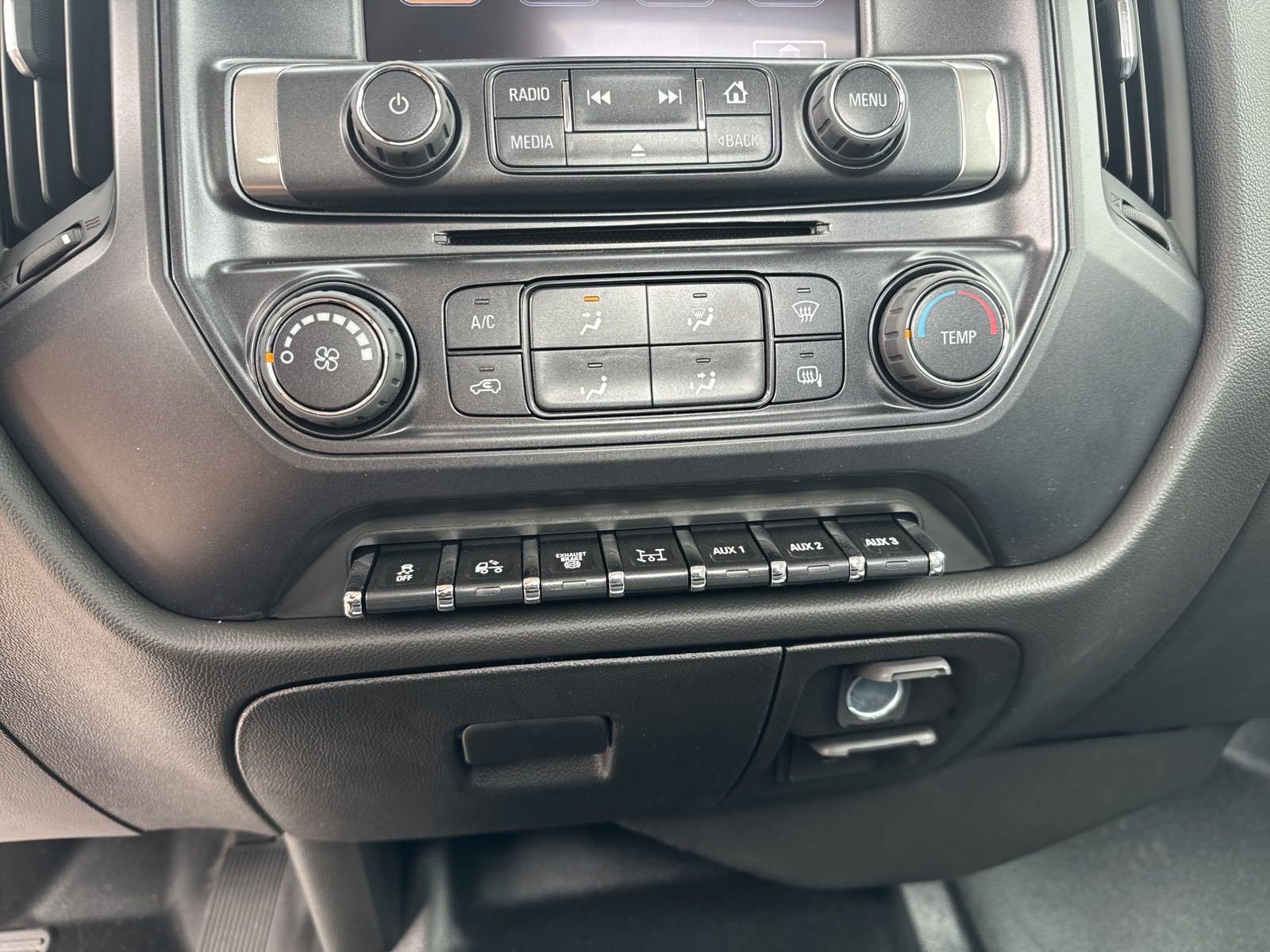 2024 Chevrolet Silverado 6500 HD Vehicle Photo in GEORGETOWN, TX 78626-7508