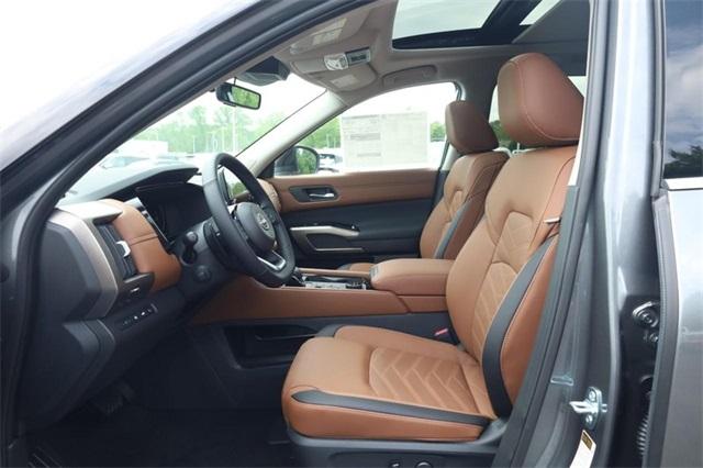 2025 Nissan Pathfinder Vehicle Photo in Hazelwood, MO 63042