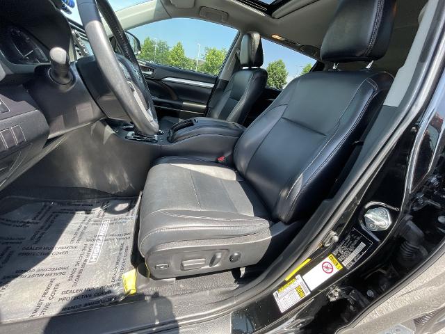 2019 Toyota Highlander Vehicle Photo in BENTONVILLE, AR 72712-4322