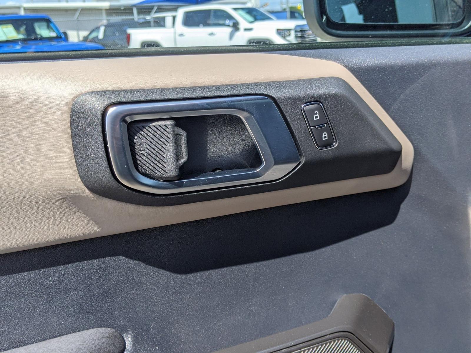 2024 Ford Bronco Vehicle Photo in Seguin, TX 78155