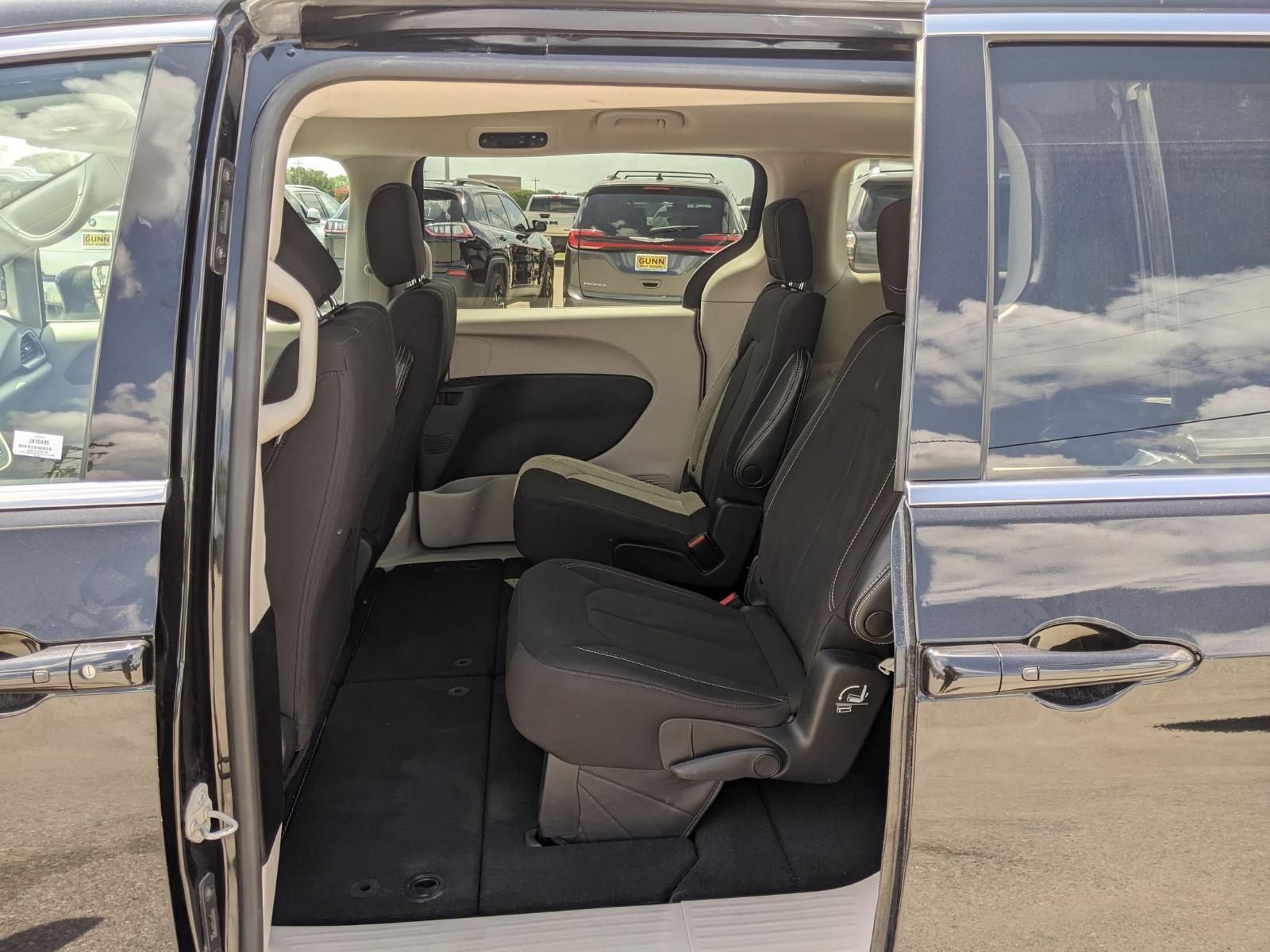2023 Chrysler Voyager Vehicle Photo in Seguin, TX 78155