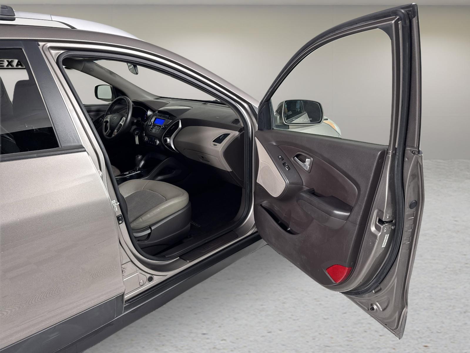 2012 Hyundai Tucson Vehicle Photo in GEORGETOWN, TX 78626-7508