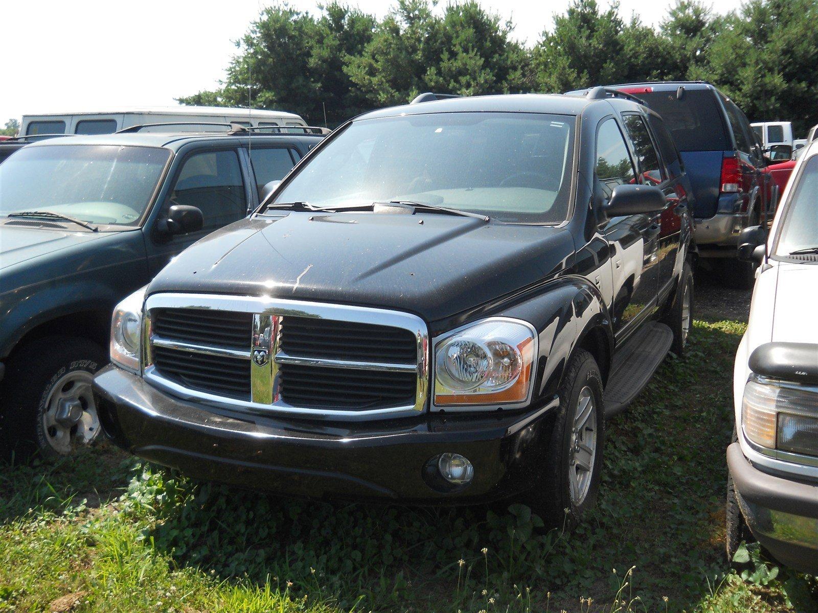 Used 2005 Dodge Durango SLT with VIN 1D4HB48D05F604005 for sale in Delavan, IL