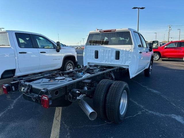 2025 GMC Sierra 3500 HD Chassis Cab Vehicle Photo in COLUMBIA, MO 65203-3903