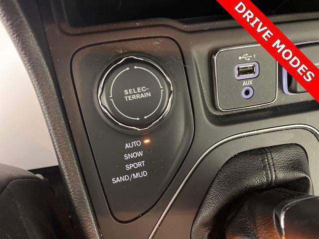 2020 Jeep Cherokee Vehicle Photo in MEDINA, OH 44256-9001