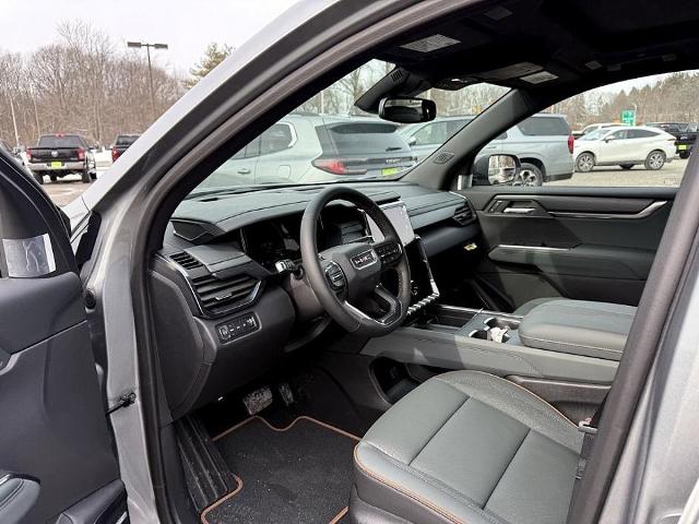 2025 GMC Acadia Vehicle Photo in CHICOPEE, MA 01020-5001