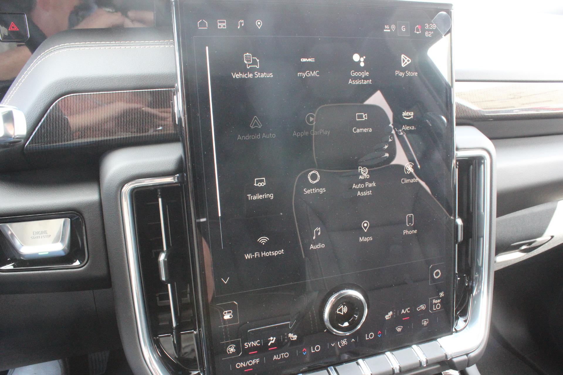 2025 GMC Yukon Vehicle Photo in AURORA, CO 80012-4011