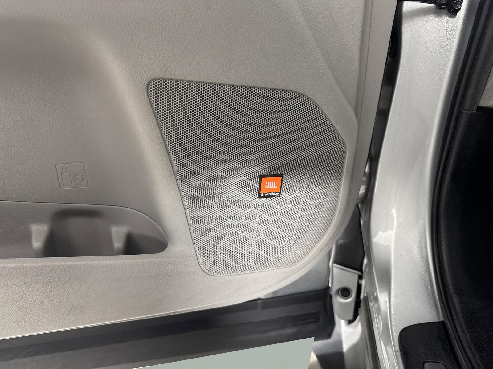 2019 Toyota Highlander Vehicle Photo in GEORGETOWN, TX 78626-7508
