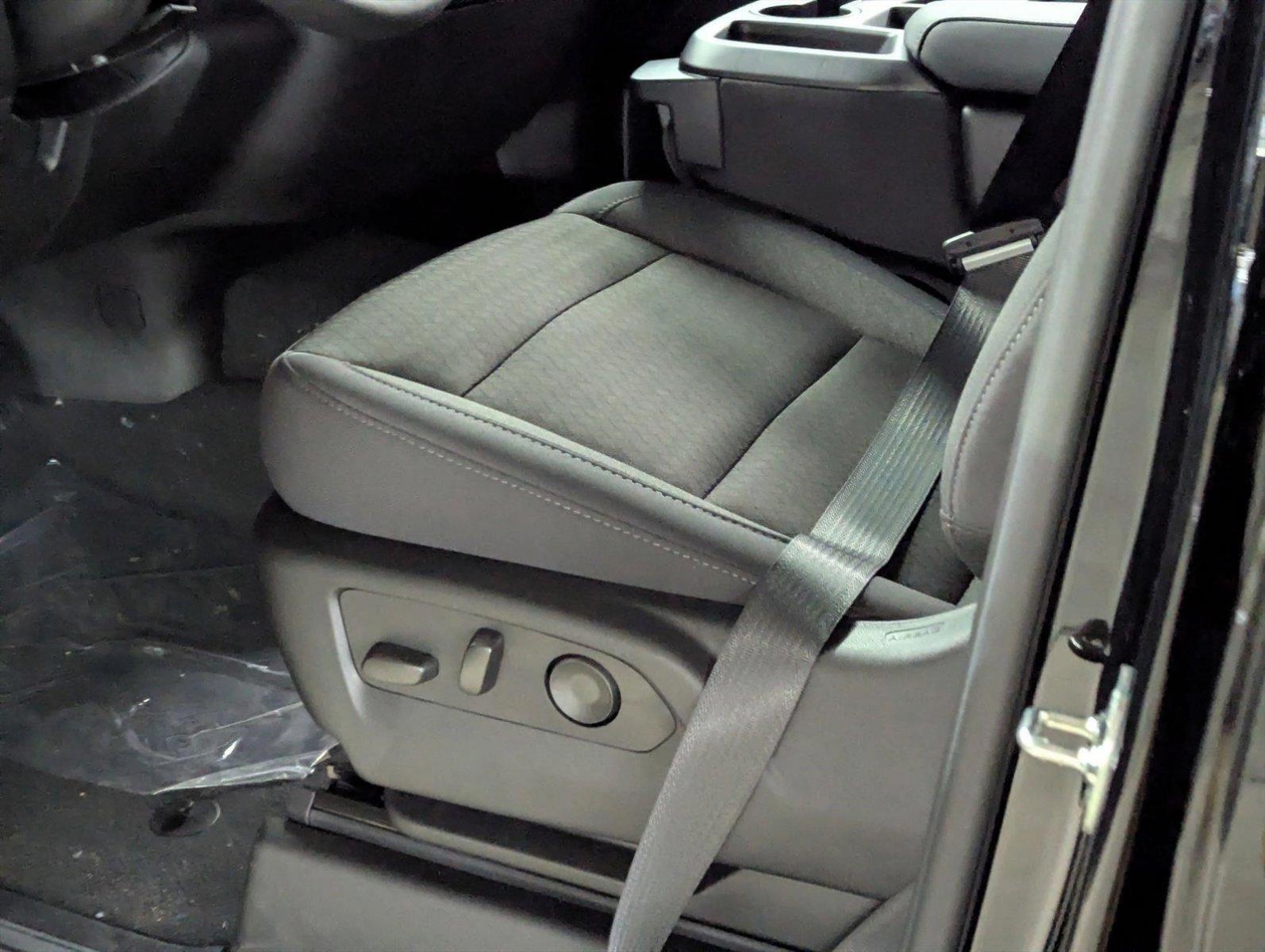 2025 Chevrolet Silverado 1500 Vehicle Photo in PEMBROKE PINES, FL 33024-6534