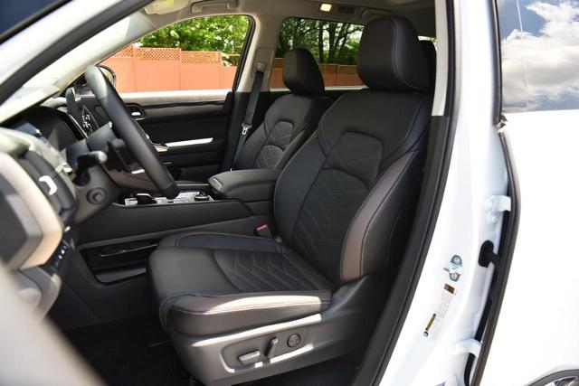 2025 Nissan Pathfinder Vehicle Photo in Ballwin, MO 63011