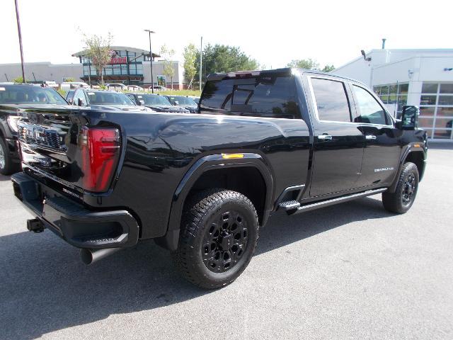 2025 GMC Sierra 3500HD Vehicle Photo in LOWELL, MA 01852-4336