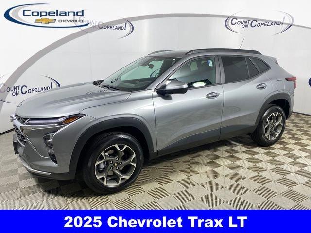 2025 Chevrolet Trax Vehicle Photo in BROCKTON, MA 02301-7113