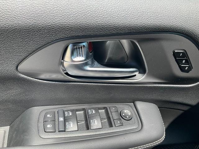 2025 Chrysler Pacifica Vehicle Photo in Kaukauna, WI 54130