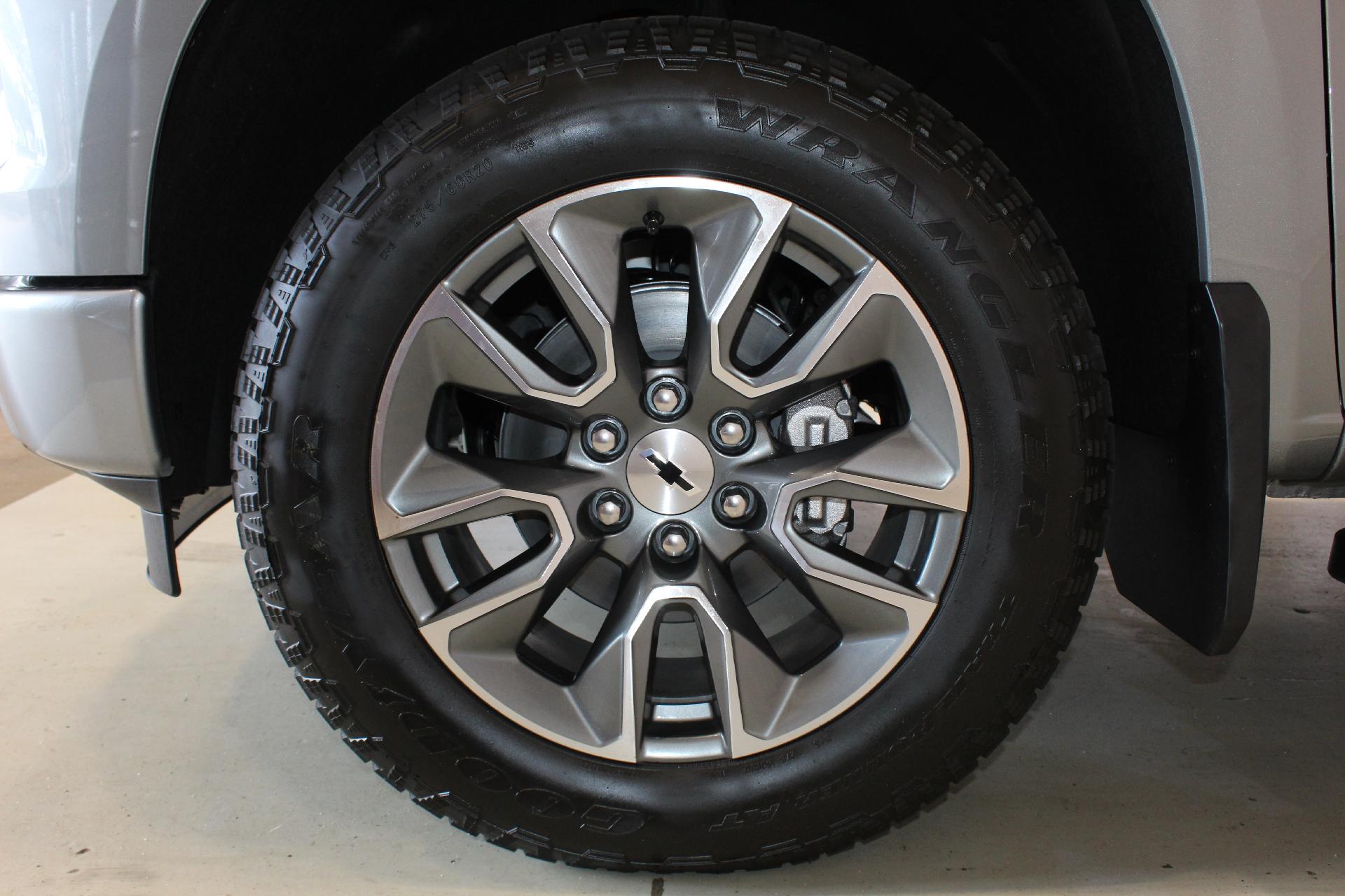 2025 Chevrolet Silverado 1500 Vehicle Photo in NORTHAMPTON, MA 01060-1120