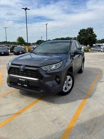 2020 Toyota RAV4 Vehicle Photo in Peoria, IL 61615