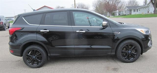 Used 2019 Ford Escape SE with VIN 1FMCU9GD9KUB61405 for sale in Milbank, SD