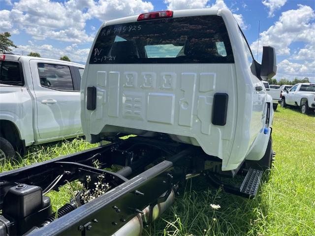 2024 Chevrolet Silverado 5500 HD Vehicle Photo in ALCOA, TN 37701-3235