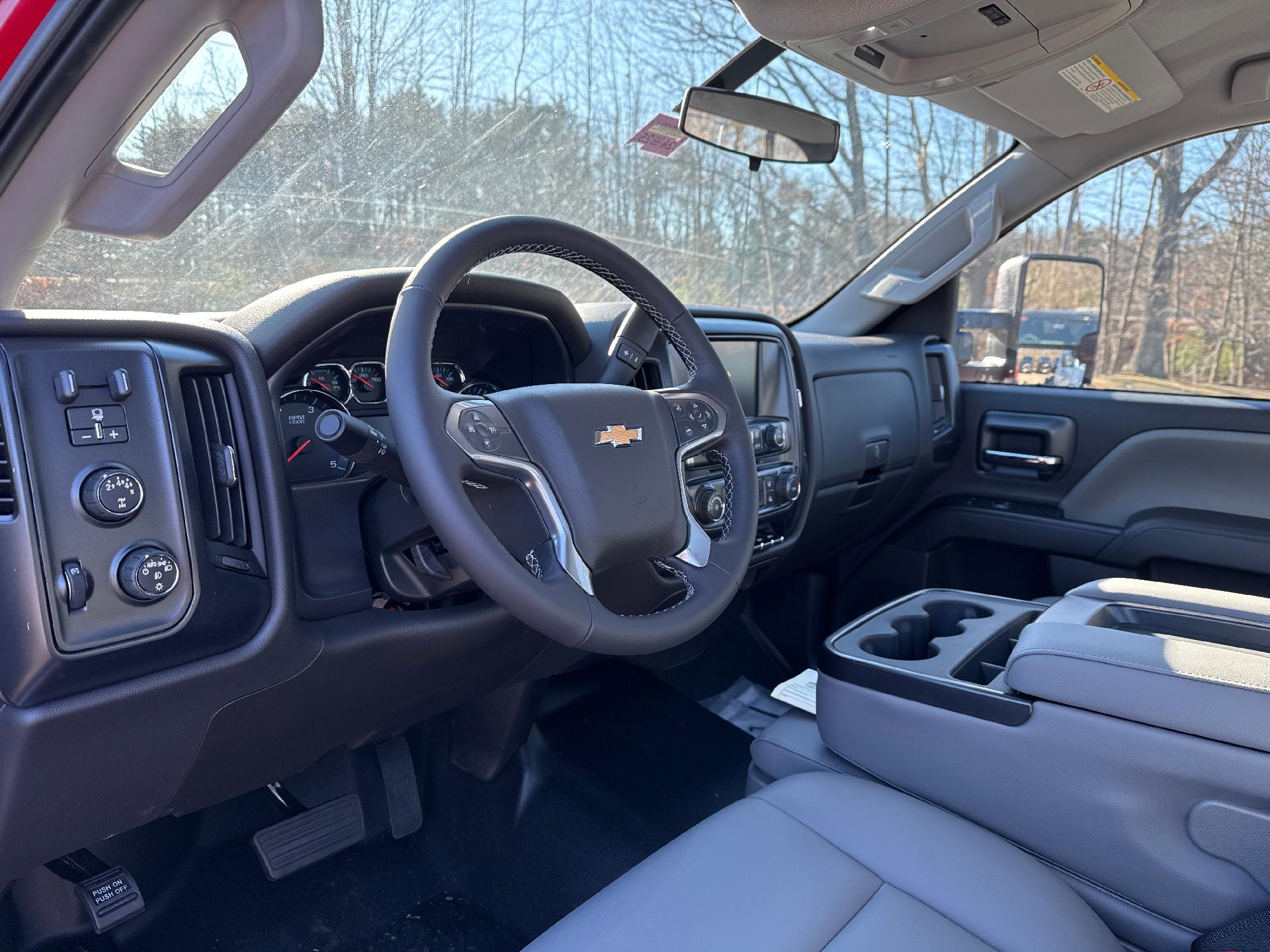 2024 Chevrolet Silverado 5500 HD Vehicle Photo in SOUTH PORTLAND, ME 04106-1997