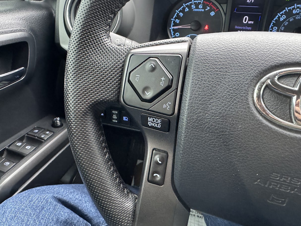 2019 Toyota Tacoma 4WD Vehicle Photo in BOONVILLE, IN 47601-9633