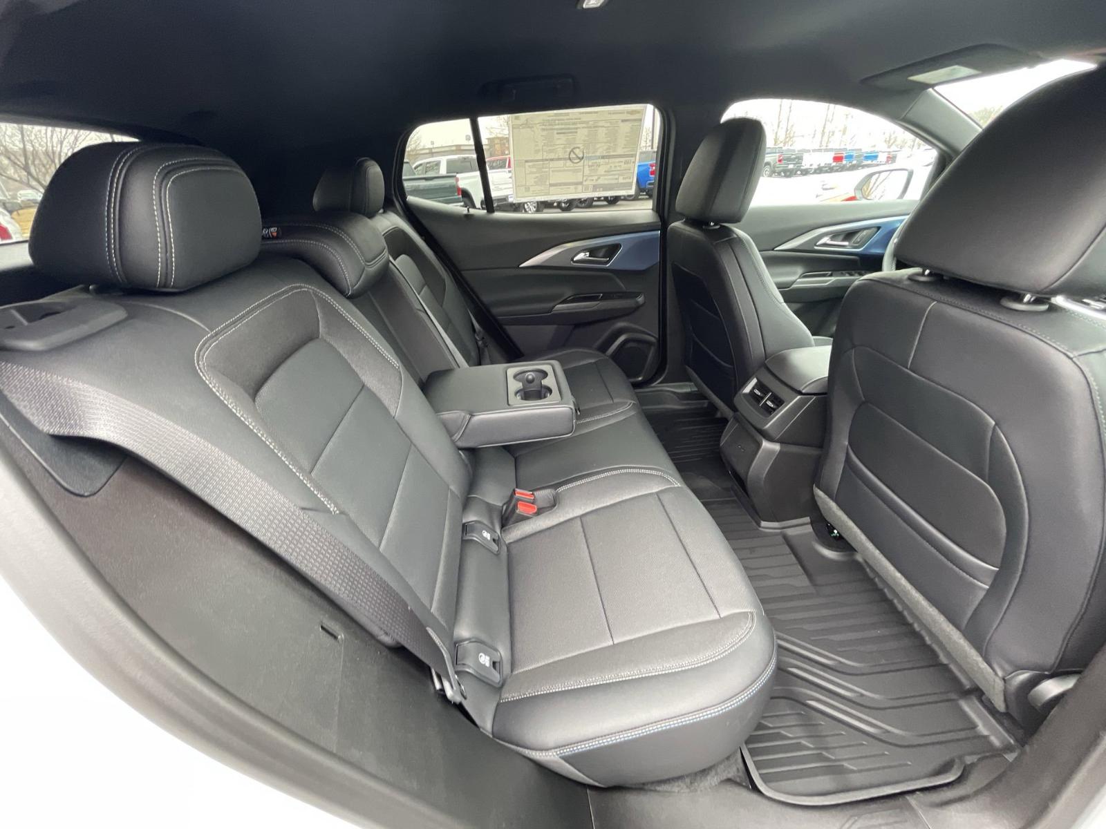 2025 Chevrolet Equinox EV Vehicle Photo in BENTONVILLE, AR 72712-4322