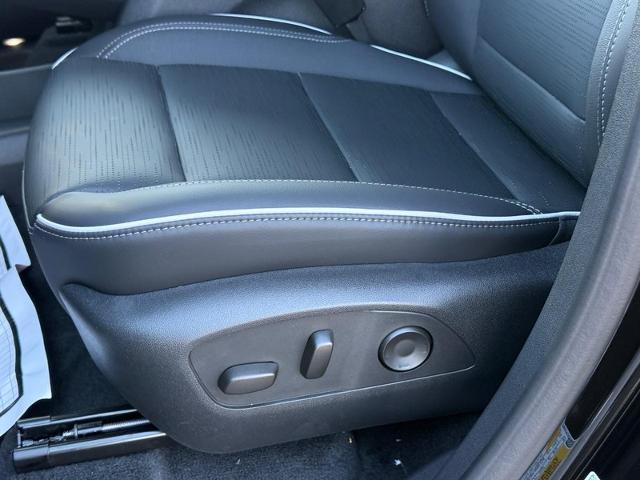 2025 Buick Enclave Vehicle Photo in COLUMBIA, MO 65203-3903