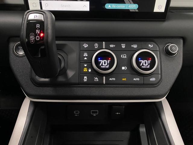 2024 Defender Vehicle Photo in Appleton, WI 54913