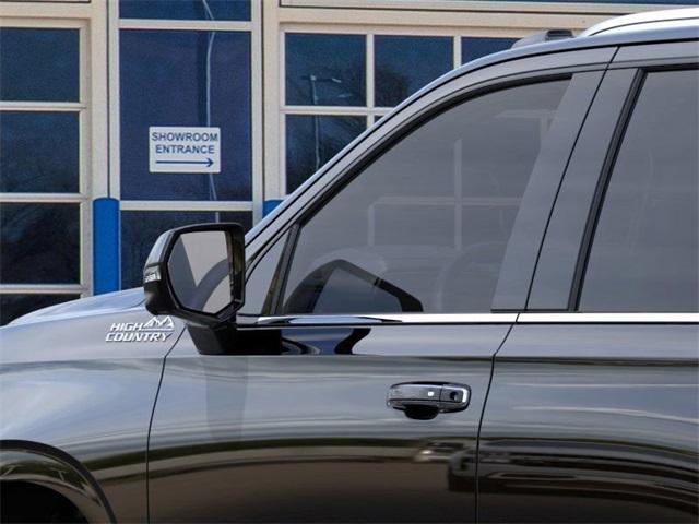 2025 Chevrolet Tahoe Vehicle Photo in ENGLEWOOD, CO 80113-6708