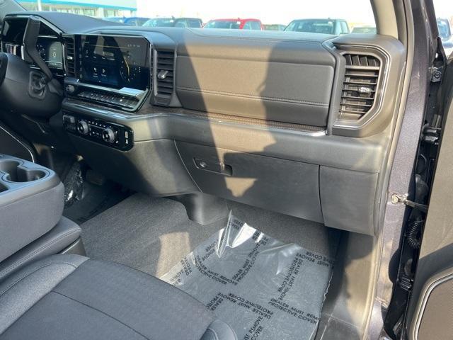 2024 Chevrolet Silverado 1500 Vehicle Photo in GREEN BAY, WI 54304-5303