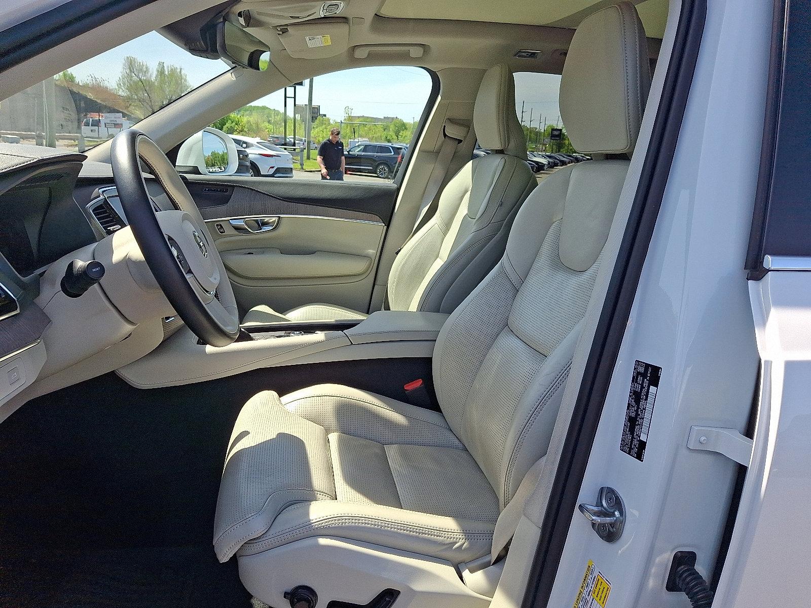 2022 Volvo XC90 Vehicle Photo in Trevose, PA 19053