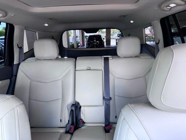 2025 Cadillac XT6 Vehicle Photo in DELRAY BEACH, FL 33483-3294