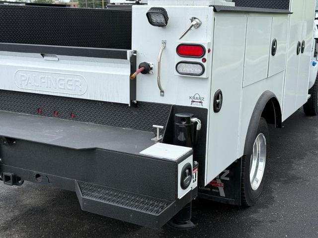2024 Chevrolet Silverado 5500 HD Vehicle Photo in COLUMBIA, MO 65203-3903