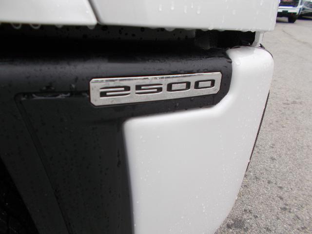 2025 GMC Sierra 2500 HD Vehicle Photo in LOWELL, MA 01852-4336